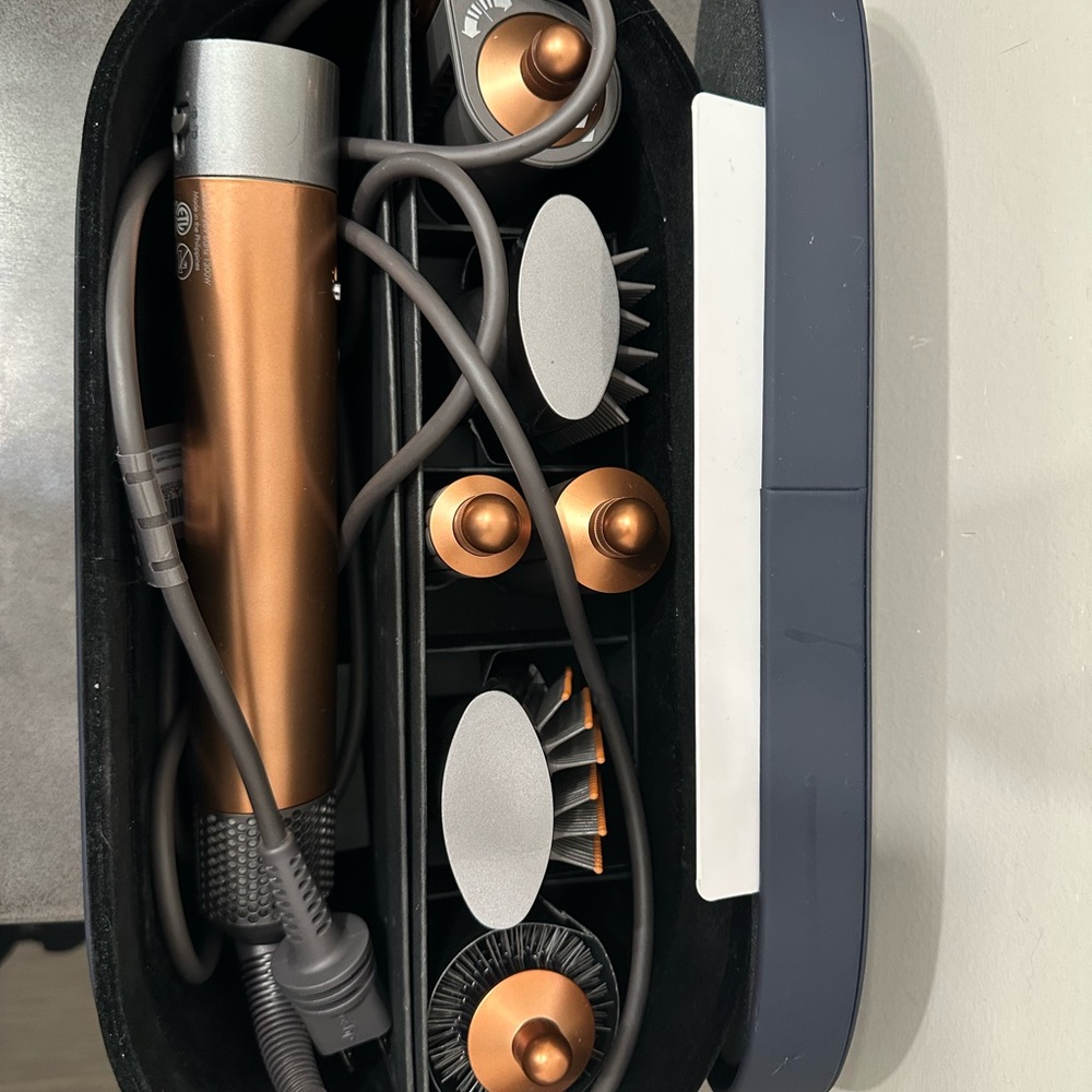 Selling Dyson Airwrap Multi-styler and Dryer